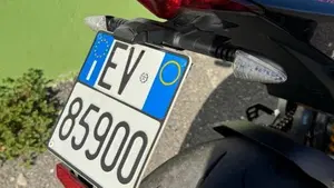 Aprilia Tuono V4 Factory (2021 - 24)  (7)