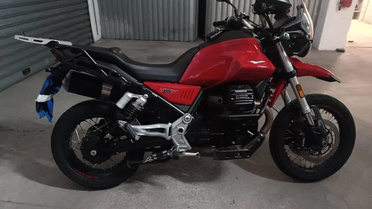 Moto Guzzi V85 TT (2019 - 20)  (6)