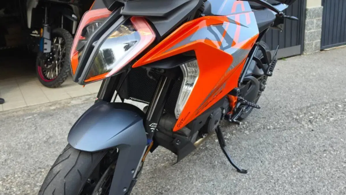 KTM 1290 Super Duke GT (2021 - 25) 