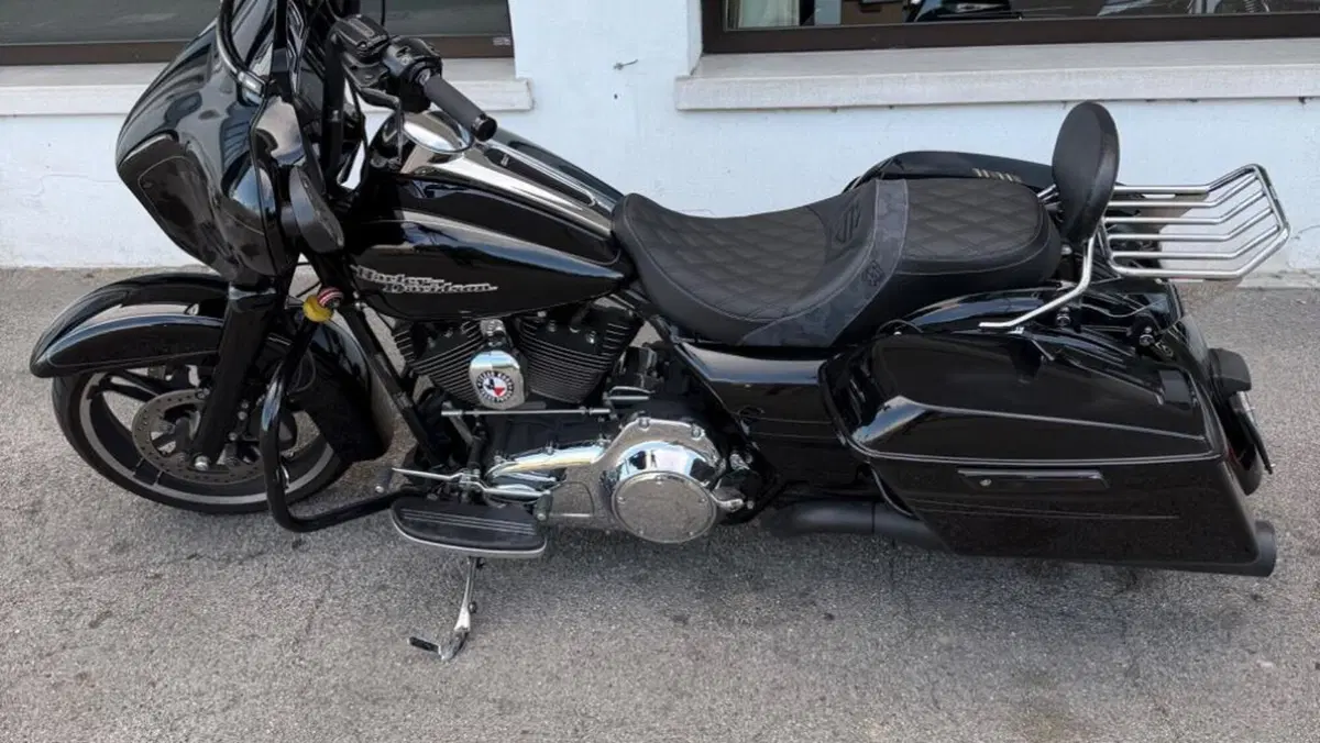 Harley-Davidson 1690 Street Glide Special (2014 - 16) - FLHX  (2)