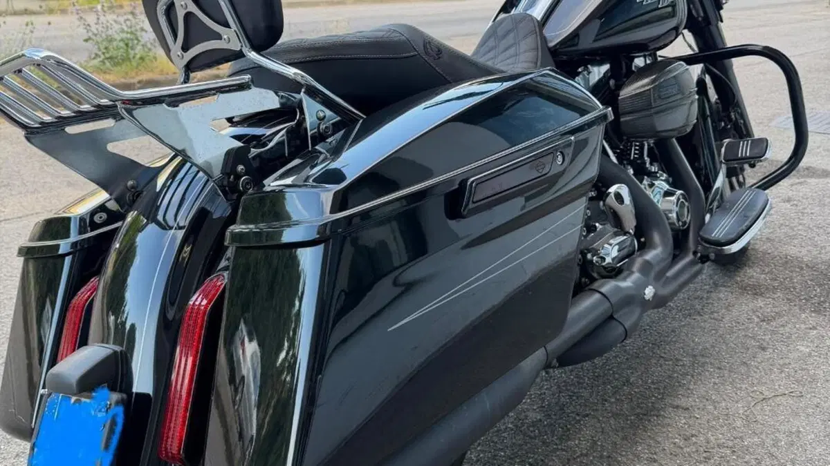 Harley-Davidson 1690 Street Glide Special (2014 - 16) - FLHX  (5)