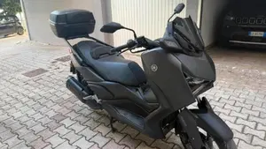 Yamaha X-Max 300 Tech Max (2021 - 24)  (2)
