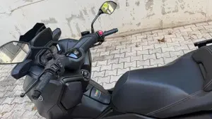Yamaha X-Max 300 Tech Max (2021 - 24)  (4)