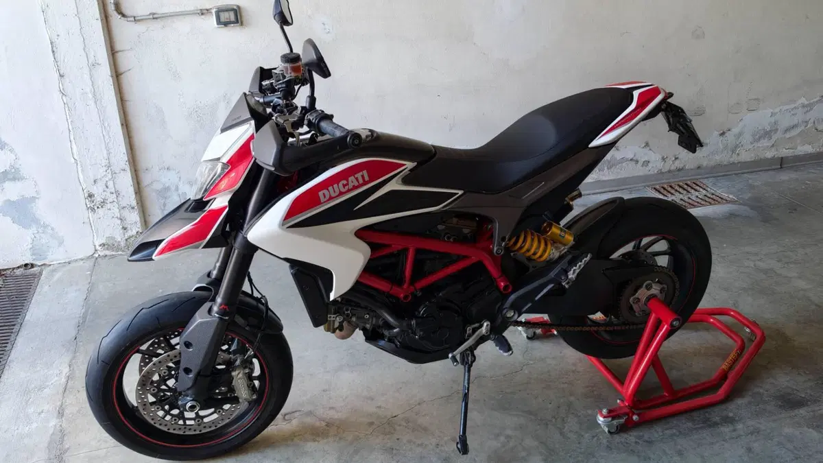Ducati Hypermotard 821 SP (2013 - 15)  (6)
