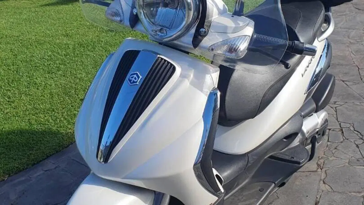 Piaggio Beverly Tourer 400 (2008 - 11)  (6)