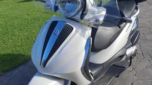 Piaggio Beverly Tourer 400 (2008 - 11)  (6)