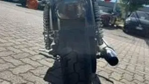 Harley-Davidson 1200 Custom (2004 - 06) - XL 1200C  (2)