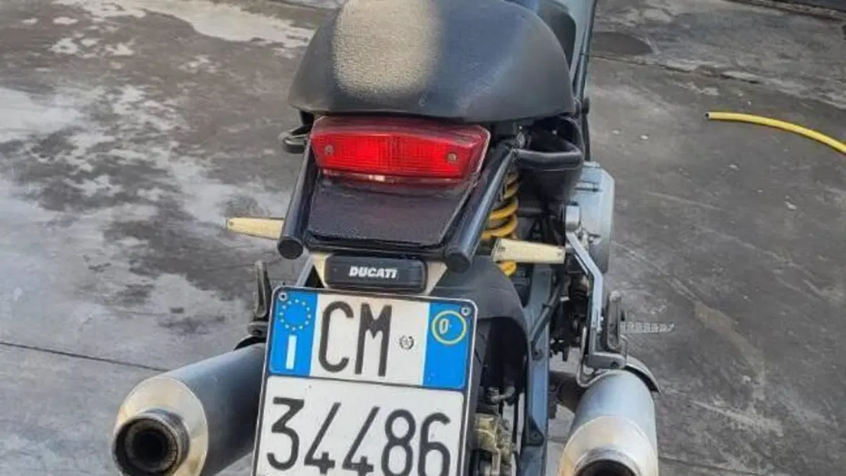 Ducati Monster 400 (2000 - 02)  (3)