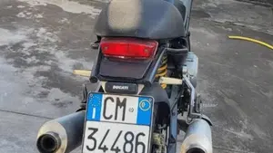 Ducati Monster 400 (2000 - 02)  (3)