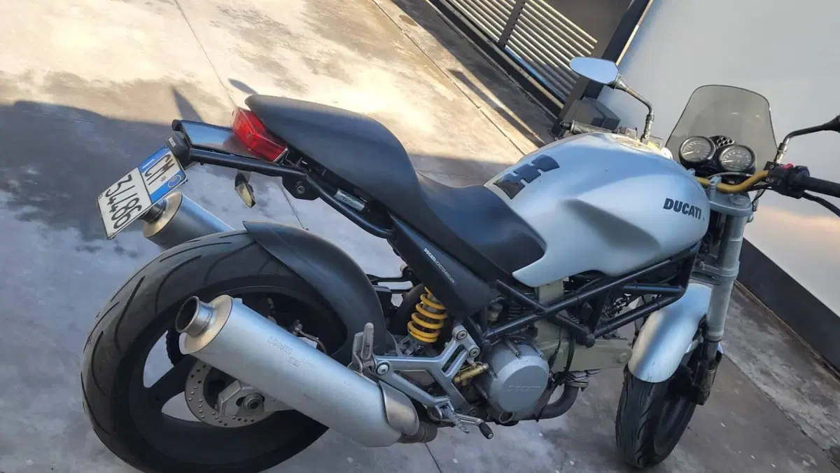 Ducati Monster 400 (2000 - 02)  (4)