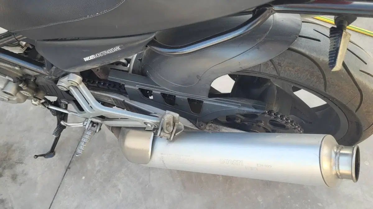 Ducati Monster 400 (2000 - 02)  (10)