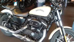 Harley-Davidson 883 Iron (2014 - 16) - XL 883N  (2)