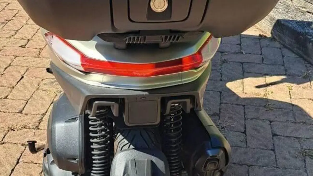 Piaggio MP3 530 ABS Hpe (2023 - 24)  (4)