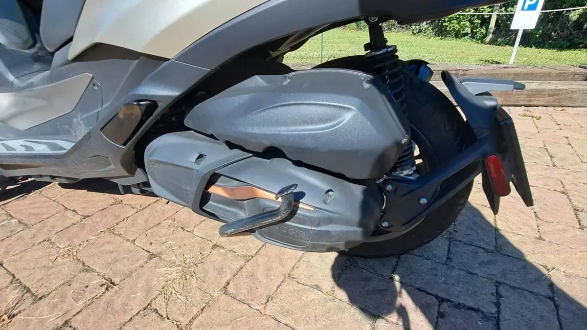 Piaggio MP3 530 ABS Hpe (2023 - 24)  (10)