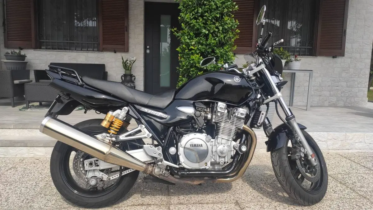 Yamaha XJR 1300 (2006 - 14)  (4)
