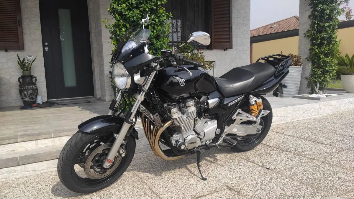 Yamaha XJR 1300 (2006 - 14)  (2)
