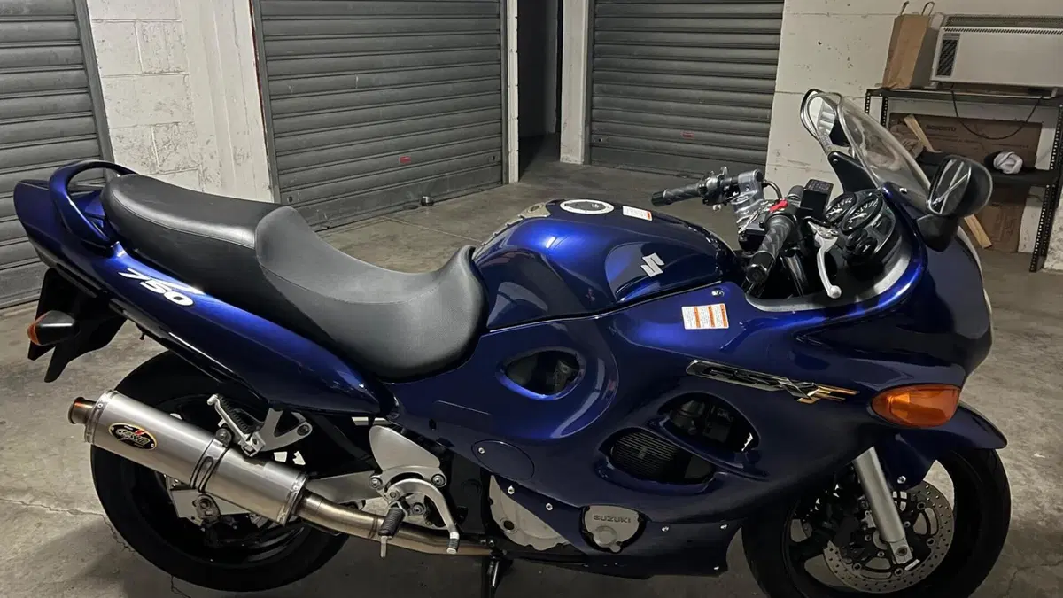 Suzuki GSX 750 F (1999 - 06)  (2)