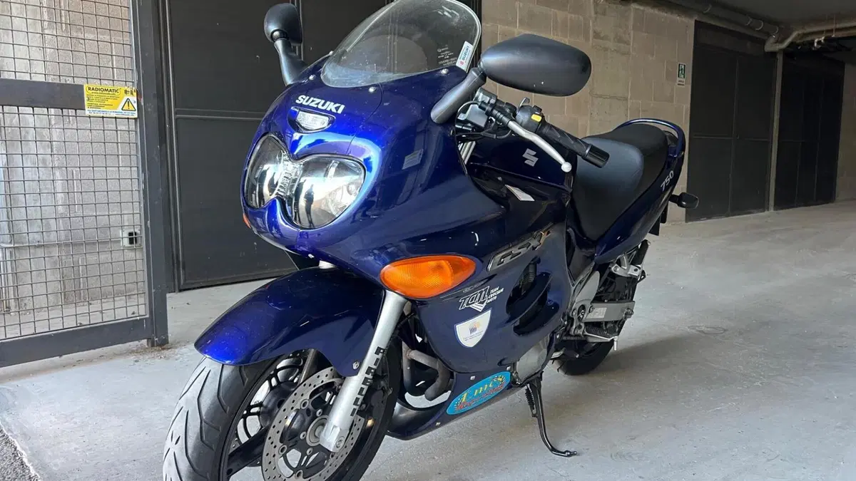 Suzuki GSX 750 F (1999 - 06)  (3)