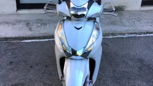 Honda SH 300 i ABS (2016 - 20)  (2)