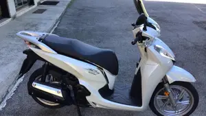 Honda SH 300 i ABS (2016 - 20)  (4)
