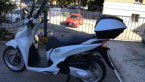 Honda SH 300 i ABS (2016 - 20)  (5)