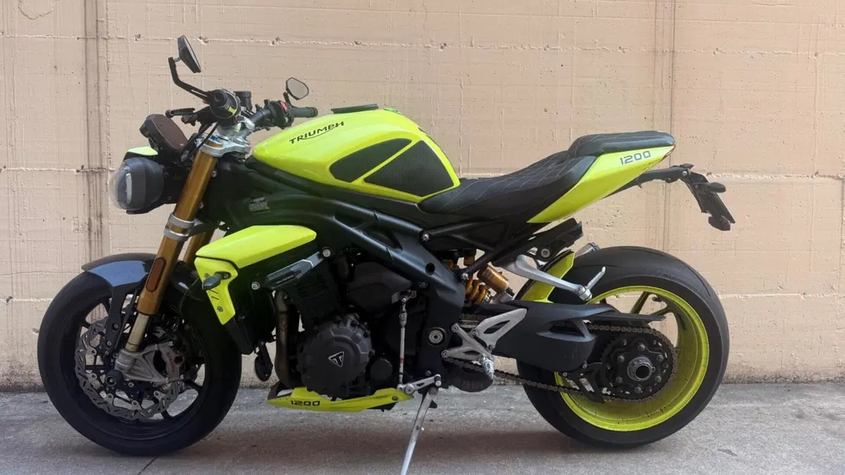 Triumph Speed Triple 1200 RS (2021 - 24)  (2)