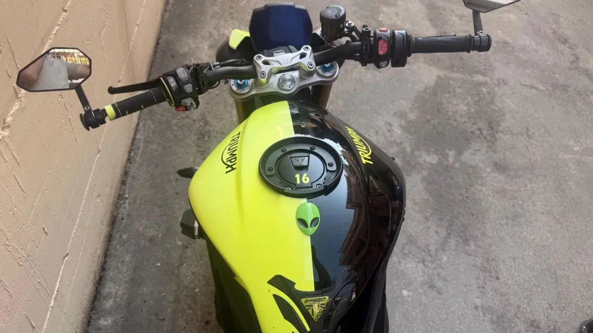 Triumph Speed Triple 1200 RS (2021 - 24)  (3)