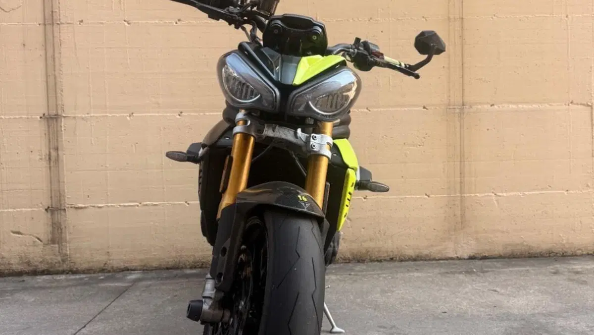 Triumph Speed Triple 1200 RS (2021 - 24)  (4)