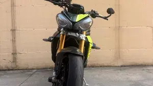 Triumph Speed Triple 1200 RS (2021 - 24)  (4)