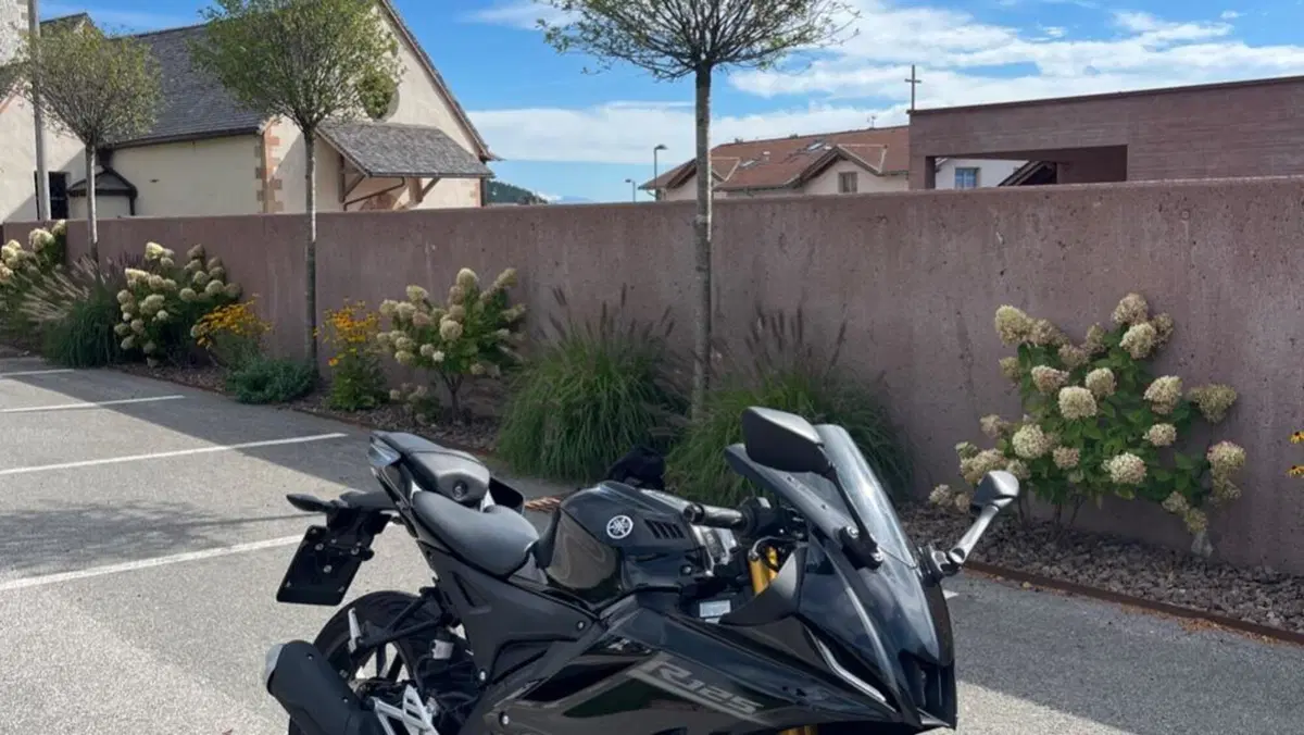 Yamaha YZF R125 (2023 - 26)  (2)