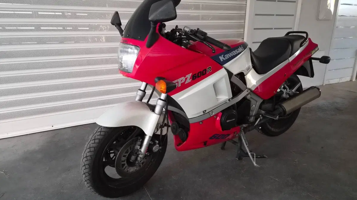 Kawasaki   (8)