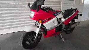 Kawasaki   (8)