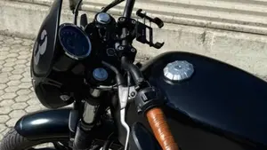 Moto Guzzi V7 III Stone Night Pack (2019 - 20)  (2)
