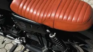 Moto Guzzi V7 III Stone Night Pack (2019 - 20)  (4)