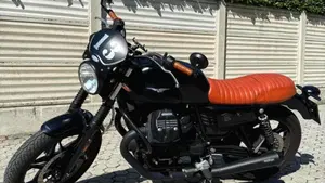 Moto Guzzi V7 III Stone Night Pack (2019 - 20) 