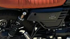 Moto Guzzi V7 III Stone Night Pack (2019 - 20)  (6)
