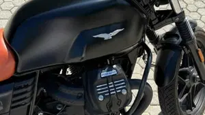 Moto Guzzi V7 III Stone Night Pack (2019 - 20)  (7)