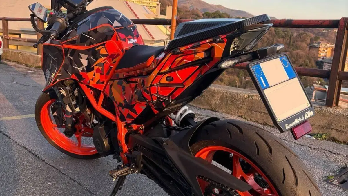 KTM 390 Duke (2024 - 25)  (2)