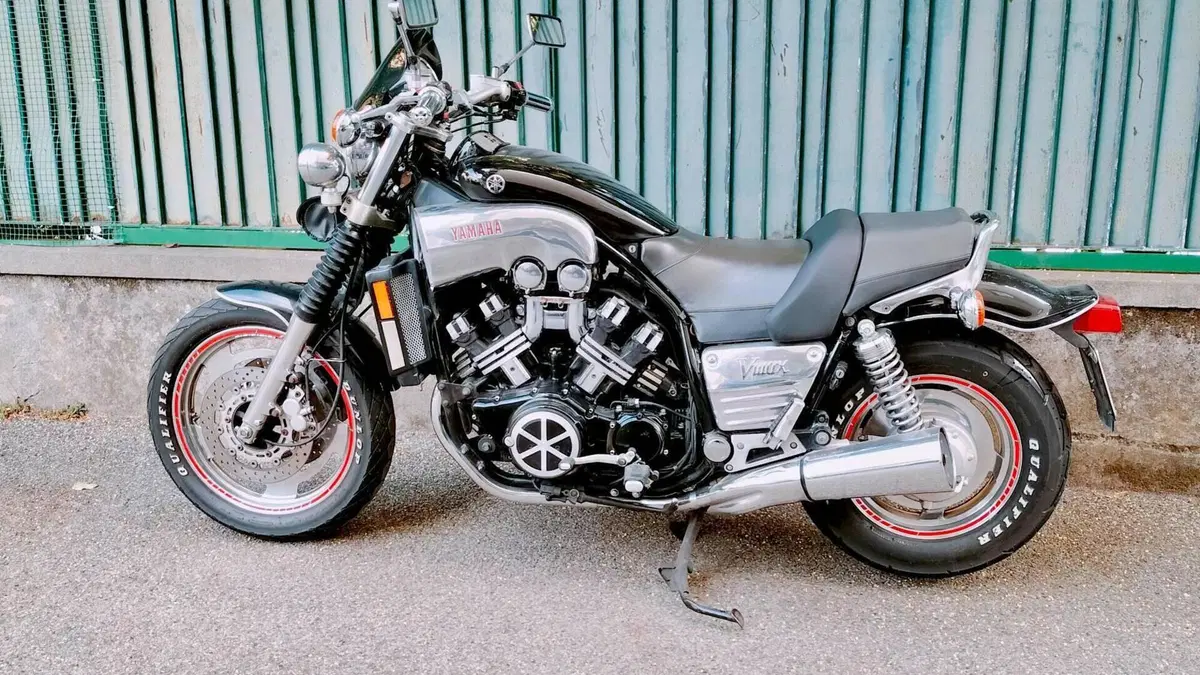 Yamaha V-Max 1200  (2)