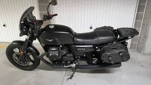 Moto Guzzi V7 III Stone (2017 - 20)  (3)