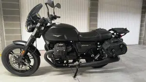 Moto Guzzi V7 III Stone (2017 - 20)  (4)