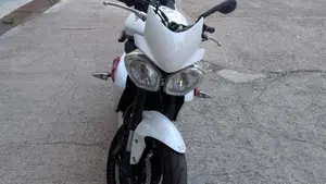 Triumph Street Triple R (2013 - 14)  (3)