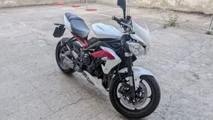 Triumph Street Triple R (2013 - 14)  (5)
