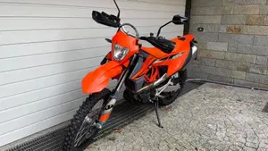 KTM 690 Enduro R (2022 - 25)  (4)