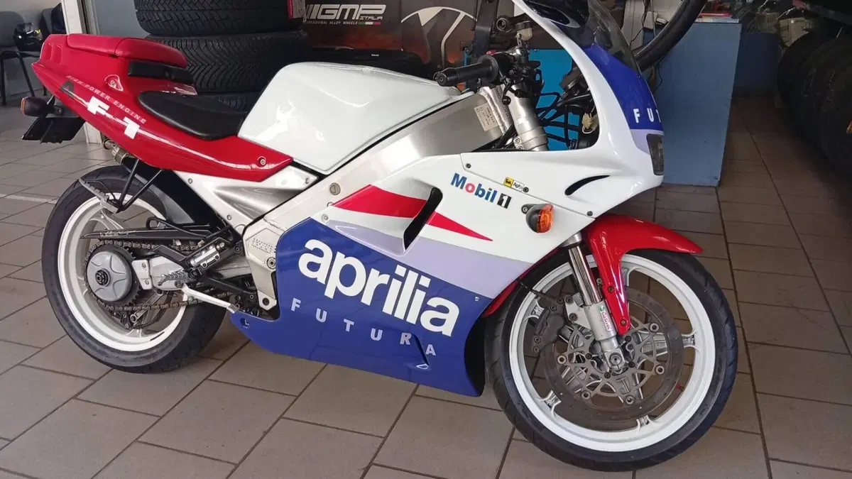 Aprilia   (18)