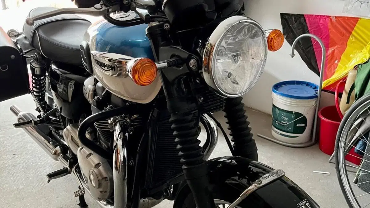 Triumph Bonneville T100 (2021 - 25) 