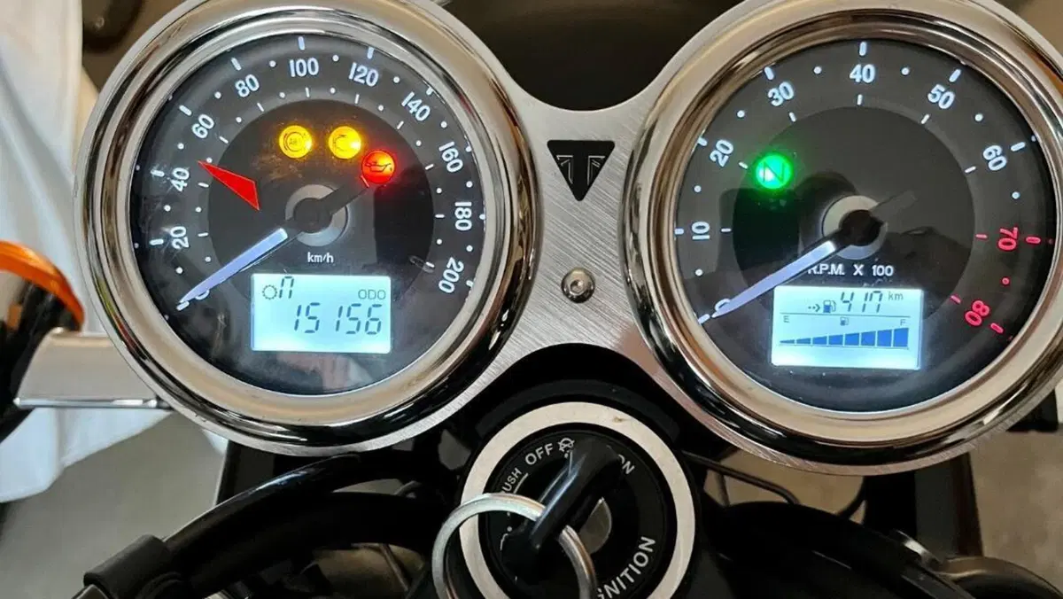 Triumph Bonneville T100 (2021 - 25)  (5)