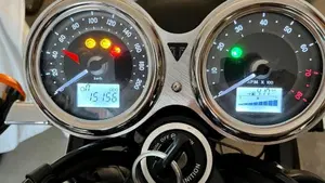 Triumph Bonneville T100 (2021 - 25)  (5)
