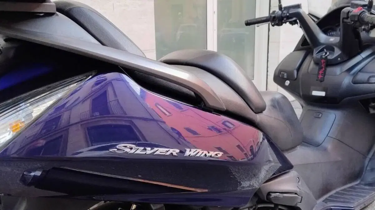 Honda Silver Wing 400 (2006 - 09)  (3)