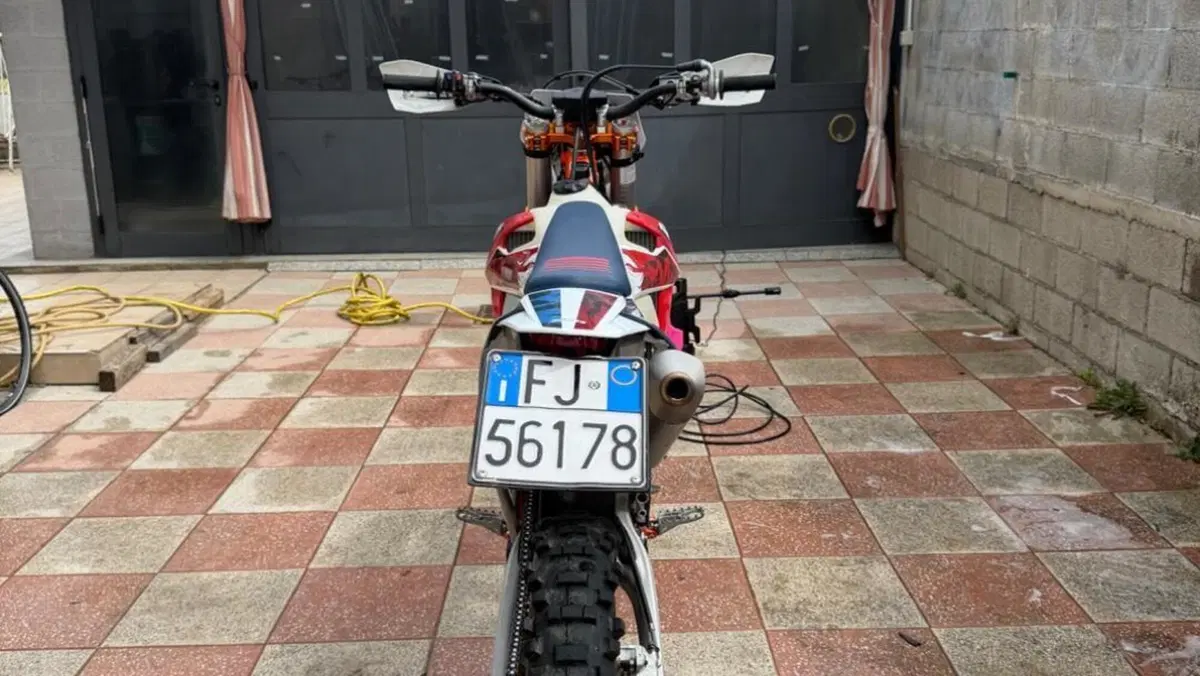 KTM 250 EXC-F Six Days (2023)  (2)